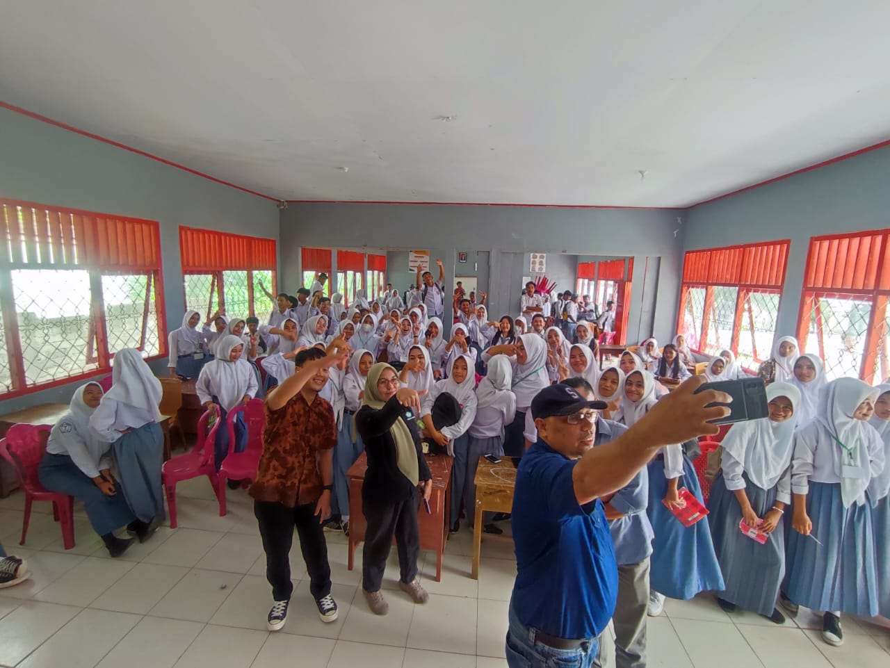 Sosialisasi dan Tracer Study Program Studi Pendidikan Guru Sekolah Dasar