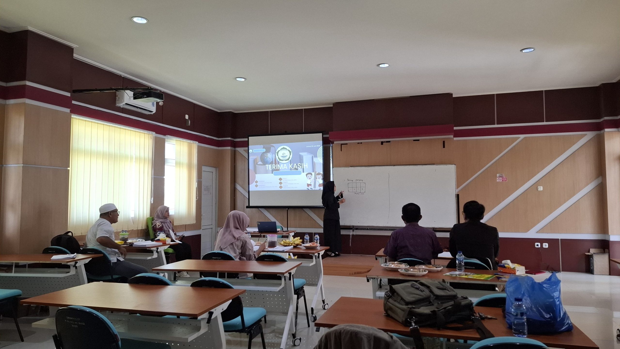 UJIAN SKRIPSI MAHASISWA PGSD FKIP UNKHAIR BERLANGSUNG LANCAR